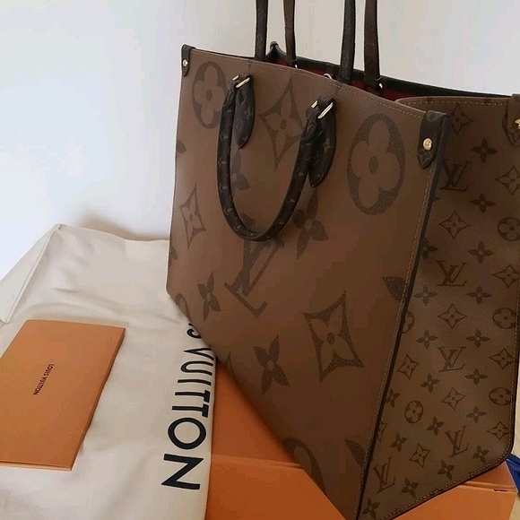 Monogram Giant OnTheGo GM Tote Reverse Canvas Brown Torron Handles Italy - Picture 3 of 17